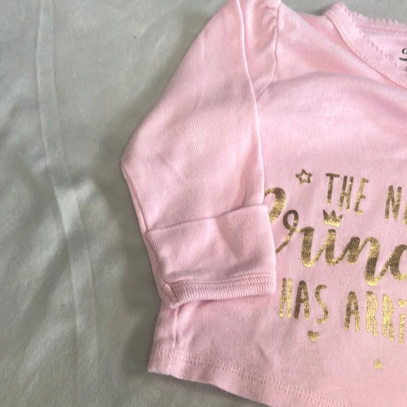 Gerber - Soft Pink Newborn "Princess" top, pants, and hat set w/ gold design - Picture 5 of 6